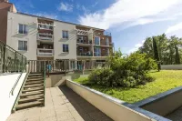 Terres de France - Résidence Côté Provence Hotels in Vinon-sur-Verdon