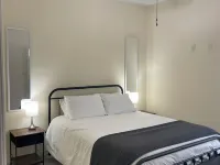 Charming 2-bedroom apartment in Lindale Hotels in Lindale