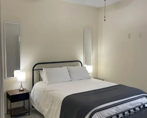 Charming 2-bedroom apartment in Lindale Hotels in Lindale