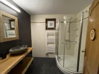 Ardennes villa with riverside garden and views - 무료 와이파이