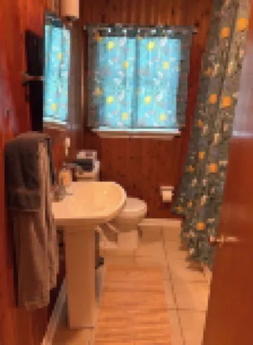 A Private Home in Historic Bolivar with a Hot Tub and Yard.  Pet Friendly!