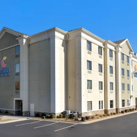 Comfort Inn & Suites North Little Rock McCain Mall Отели в г. Норт-Литл-Рок