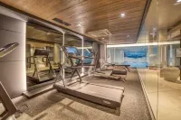 Luxurious 4-room apartment with swimming pool, gym, spa and parking
