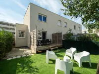 Sunny Villa Stay in Sérignan - Villas