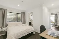 Modern 1BR Flat, Private Entry, Full Kitchen-30 minutes' drive to Wellington CBD فنادق في أبر هوت سيتي