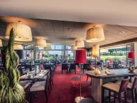 Hôtel Mercure Omaha Beach Hotels in Saint-Laurent-sur-Mer