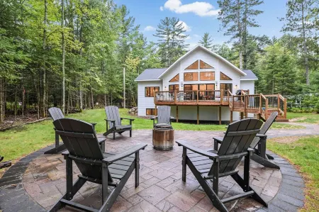 Rogers' Retreat - On The Eagle River Chain With Boat Rental