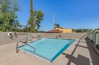 Quality Inn & Suites Stockbridge Atlanta South I-75 - piscina