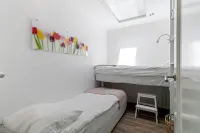 Wellness Lodge 5 Minutes from the Beach – Between Noordwijk and Zandvoort Hotel a Hillegom