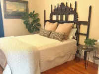 Historic home in downtown /  walking distance to restaurants and local breweries Hotels in Milton