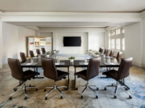 Fairmont Hotel Macdonald