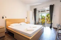 Le Village de la Pointe Hotel a 