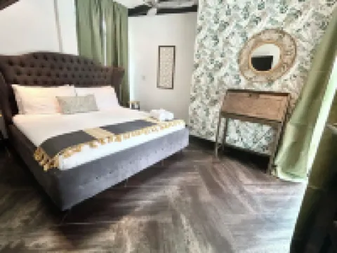 Artistically designed villa in the heart of Tamarindo, private pool, beach close