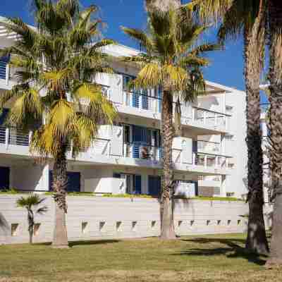 B06 - Top-Floor Marina 2 Bed Apartment Hotel Exterior