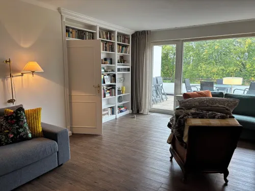 Centrally located penthouse apartment overlooking Aller and Old Town