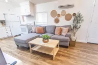 Cozy Guesthouse Close to Parks, 20 min to U of O , 8 min to Airport