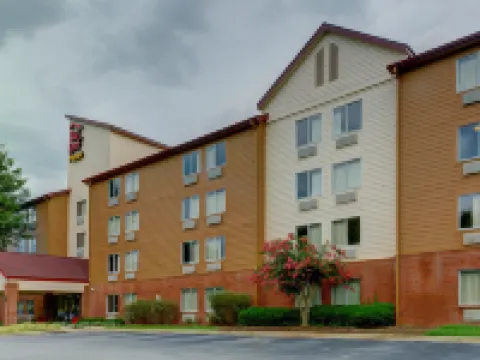 レッド ルーフ  イン プラス + ローリー ダウンタウン - NイSU /コンンション センター ローリーのホテル