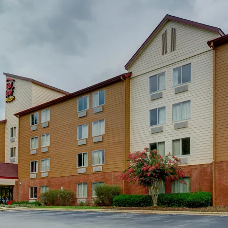 Red Roof PLUS+ Raleigh Downtown - NCSU/Conv Center