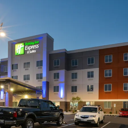 Holiday Inn Express & Suites LEXINGTON - HAMBURG AREA by IHG