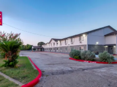 Red Roof Plus+ Huntsville Hotels in Walker County