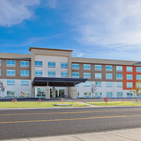 Holiday Inn Express & Suites MOSES LAKE by IHG
