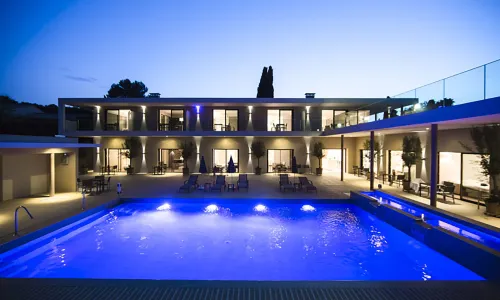 Seventeen Hotel