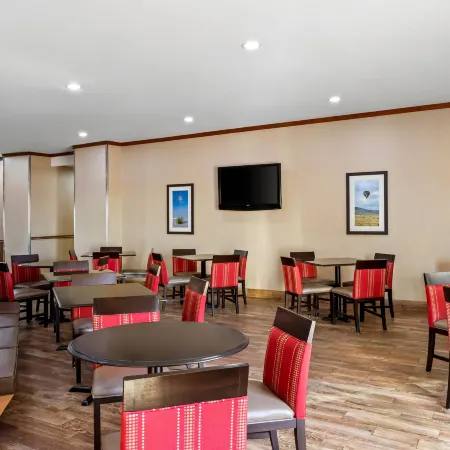 Comfort Suites