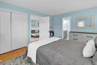 Cute Little River Condo, Newly updated 2 bedrooms 3 beds, sleeps 4-5