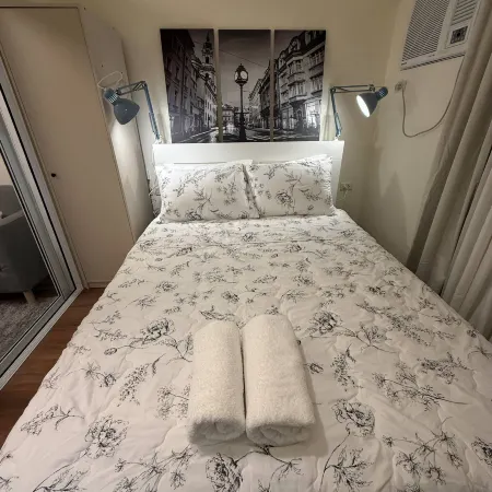 1BR Luxury Apartment The Camden Place