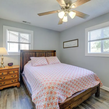 New Bern Abode w/ Yard ~ 2 Mi to Neuse River