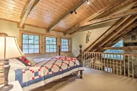Creekside Berkeley Springs Cabin on 35 Acres! - Spa