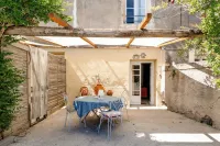 2 gites in a winegrowing estate, near the Thau lagoon Hotels in Meze