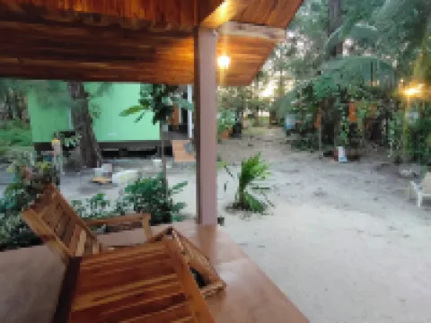 พยาม โคโค่นัท บีช รีสอร์ท โรงแรมในเกาะพยาม