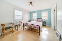 Coastal Lake Erie Cottage w/ Amazing Water Views! Hotel a Willowick