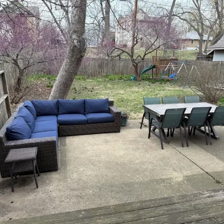 Spacious 4-bedroom house central to Des Moines near Drake Univ. Fenced yard
