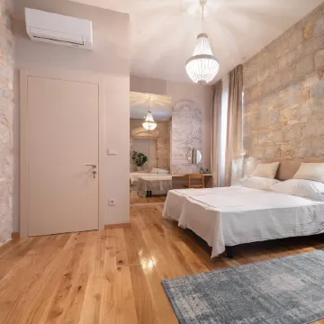 Tifani Luxury Rooms 3