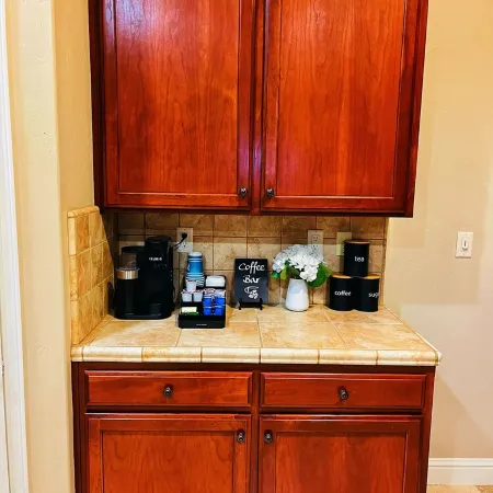 Spacious 4-bedroom house with pool and spa in north Fresno