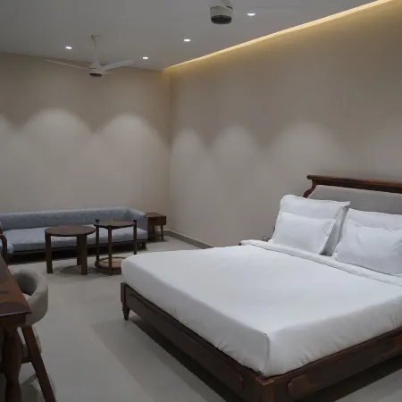 KMR Hotels & Resorts