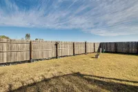 4 Mi to OU Campus & Stadium! Suburban Norman Home