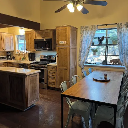 Cozy Home at Heavenly Ski Resort + 5 min to CasinosPrivate Hot Tub/Pet Friendly