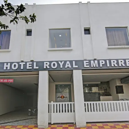 Hotel Royal Empirre Near Pec-Pgi-PU-Sukhna Lake-Rock Garden-Rose Garden Chandigarh Отели рядом с достопримечательностью «Монумент Open Hand»