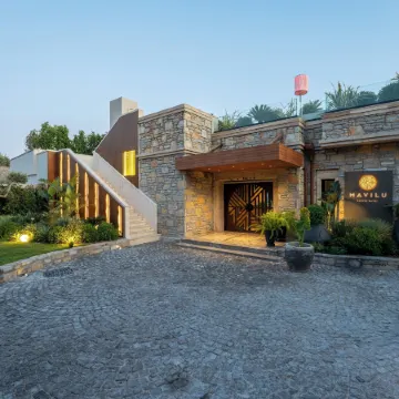 Mavilu Luxury Hotel