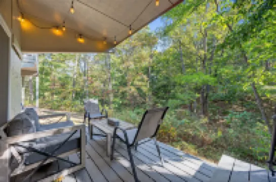 Mountain Escape With Hot Tub & Stargazing 3 Bedroom Cabin