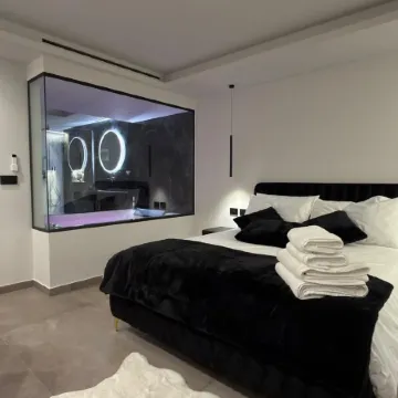 Coco Noir Luxury Villa