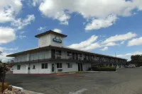 Days Inn by Wyndham Victorville - Hesperia I-15 Palmdale Road - parkir