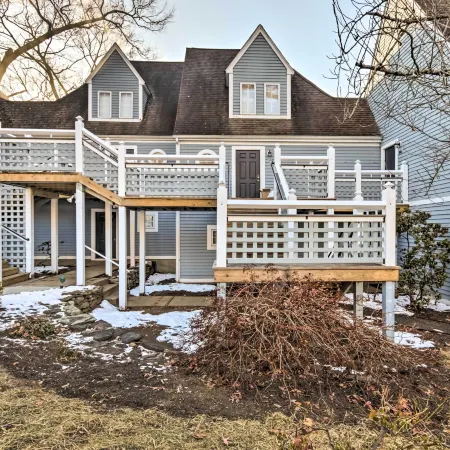 Lovely Norwich Villa, on Golf Course w/ Amenities!