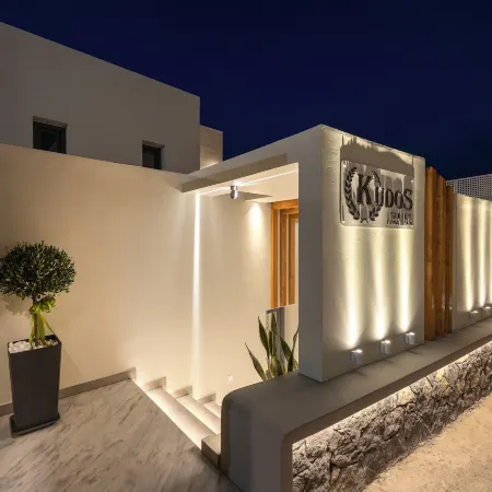 Kudos Suites Firostefani