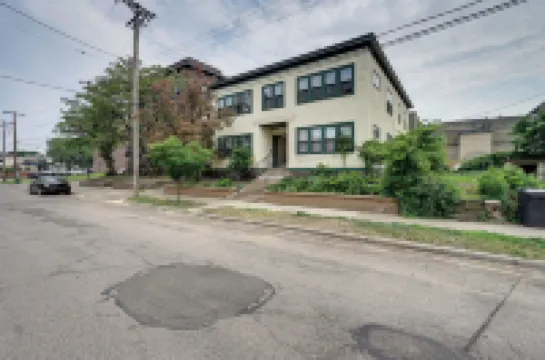 Bright Minneapolis Apartment - 1 Mi to Downtown!