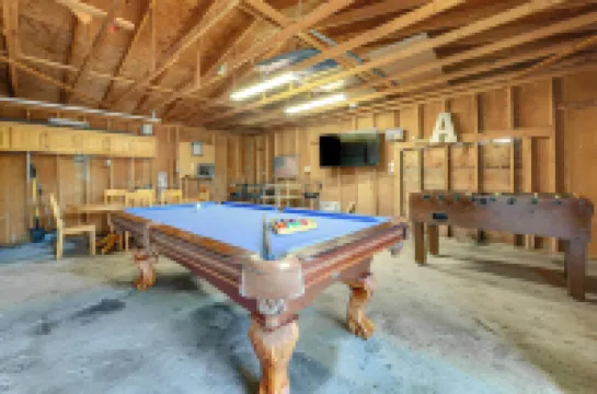 更新逃生房，帶遊戲房，距離河邊1個街區！ 布爾黑特市住宿飯店