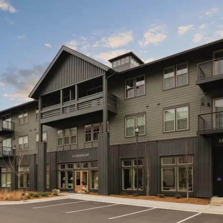Landing Apartments - Oakwood